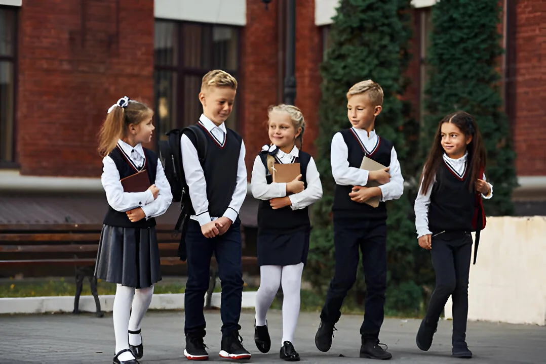 Group-of-kids-in-school-uniform